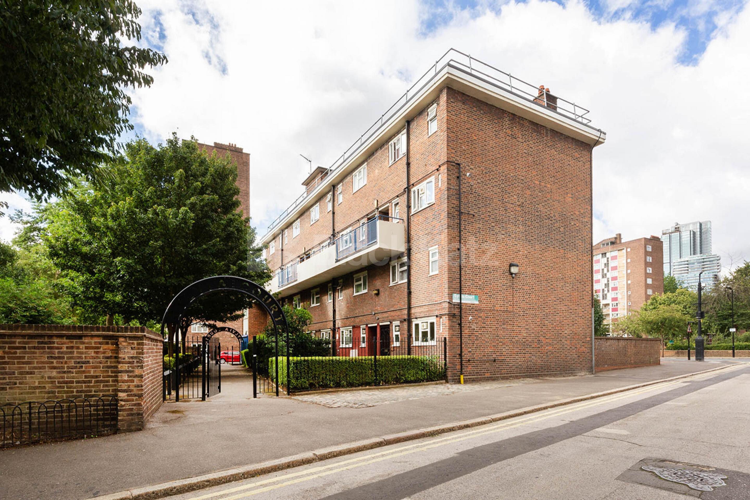 Arranged over two floors and within close proximity to Shoreditch Park Cavendish Street, Shoreditch Park N1